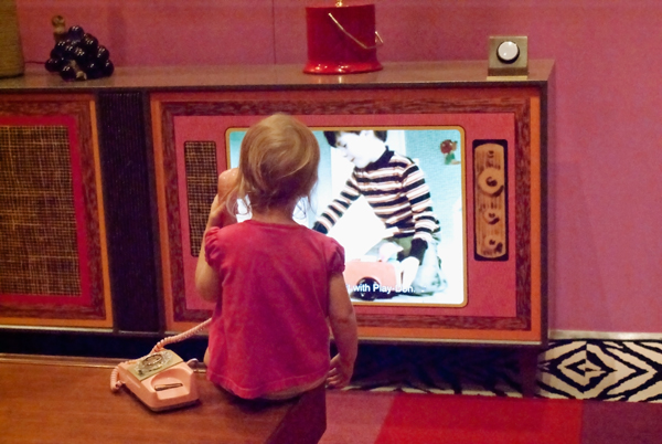 Pink rotary phone and TV - life is good!